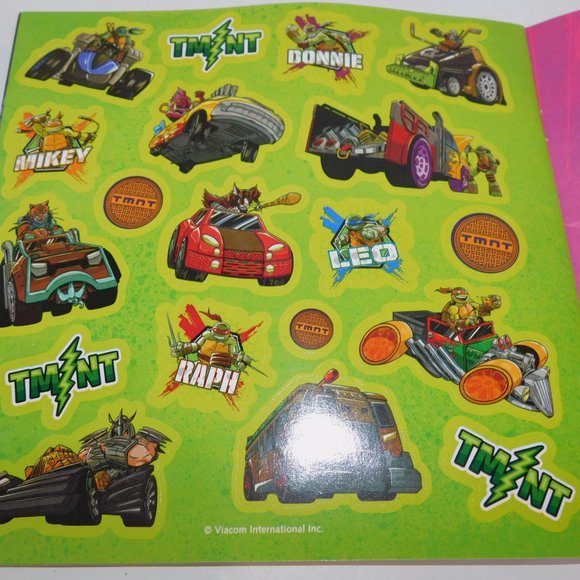TMNT 2015 Turbo Charge Transforming  Car Book w Sticker & Figure Lot - Picture 9 of 14